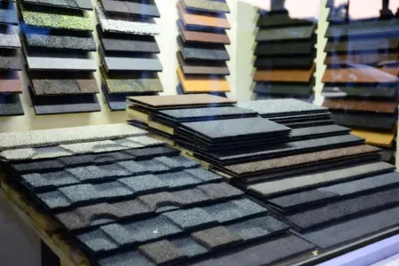 roofiing-materials Starter shingles securing roof edges